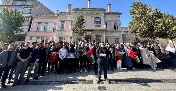 Beyazıt Meydanı’nda katil İsrail protestosu: Bebek katili Filistin’den defol!