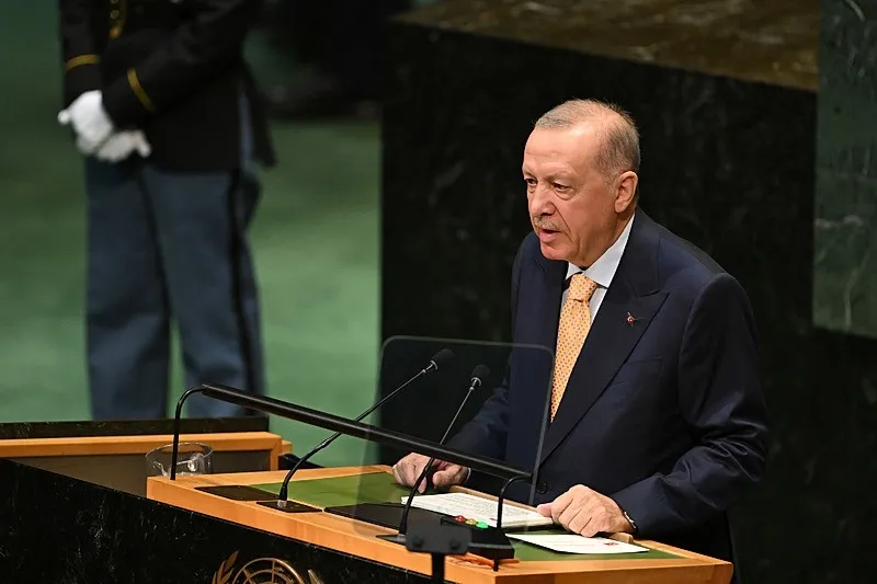 tarihi-konusmaya-alkis-tufani-baskan-erdogan-bm-81-genel-kurulunda-dunyaya-seslendi-1790093837764.jpeg Tarihi konuşmaya alkış tufanı! Başkan Erdoğan BM 81. Genel Kurulu'nda dünyaya seslendi-5