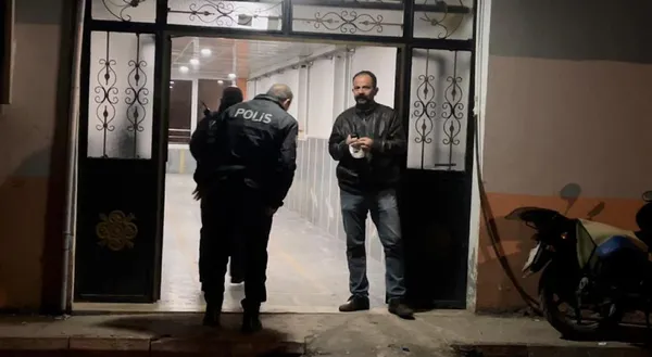 eski-esi-ve-kayinvalidesini-oldurup-intihara-kalkisti-1639773304558.jpg Eski eşi ve kayınvalidesini öldürüp intihara kalkıştı-8