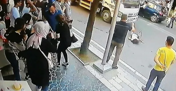 Düzce'de korku dolu anlar! Annesinin elini bırakınca vinç çarptı