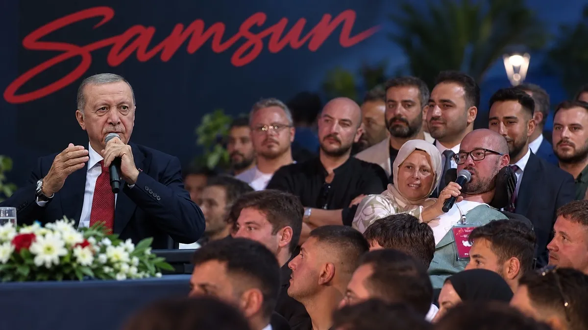 samsunda-genclik-bulusmasi-engelli-vatandasin-sozleri-baskan-erdogani-duygulandirdi-gorup-de-inmesem-allaha-bu-1789417718063.jpeg Samsun'da Gençlik Buluşması! Engelli vatandaşın sözleri Başkan Erdoğan'ı duygulandırdı: Otobüsten aşağı inmemiş olsam Allah'a bunun hesabını nasıl veririm-7