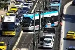 Beyoğlu’nda tramvay raydan çıktı