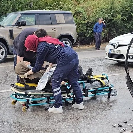 TEM’de 10 araç zincirleme kazaya karıştı