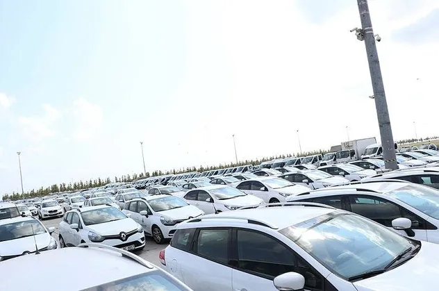 Zırhlı Mercedes'e binip hizmet araçlarına israf diyen İmamoğlu'na vatandaşlardan çağrı: Araçları geri ver yenisini de alma