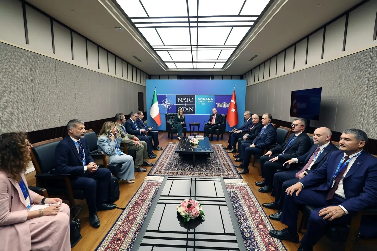 nato-zirvesinde-ikili-temaslar-baskan-erdogan-macron-meloni-merz-ve-starmer-ile-gorustu-1783521370377.jpeg NATO Zirvesi'nde ikili temaslar: Başkan Erdoğan Macron, Meloni, Merz, Şara ve Starmer ile görüştü-3