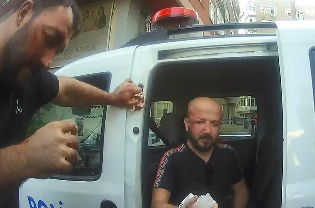 Avukatlık bürosunda linç girişimi! Hastanelik oldular