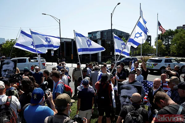 Kamala Harris'in adaylığını ilan edeceği Demokrat Parti Kongresi'nde yüzlerce Filistin destekçisi protesto düzenledi - 19