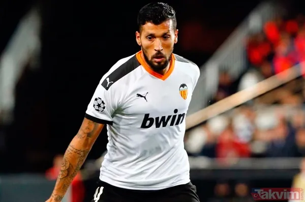 Koronavirüs futbol dünyasını da vurdu! İşte (COVID-19) testleri pozitif çıkan isimler... - 19