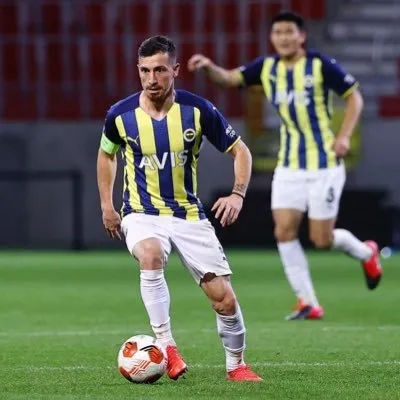 ozel-haber-i-1651741498027.jpg Özel Haber I Fenerbahçe'de Mert Hakan vites yükseltti! 27 yıl sonra en iyisi olabilir-2