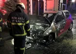 Park halindeki otomobil alev alev yandı!