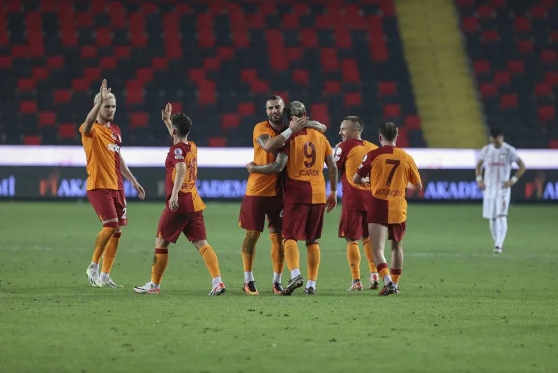 Galatasaray'da ayrılık! Yönetim onay verdi - 5