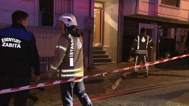 Esenyurt'ta gece yarısı yangı paniği! Mahsur kalanlardan 12 kişi kurtarıldı: 3 kişi hastaneye kaldırıldı-3