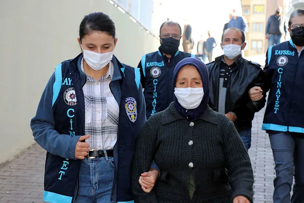 7-yil-yillik-cinayette-maktulun-esi-kardesi-ve-yengesi-gozaltinda-katil-cumhurbaskanindan-katilin-bulunmasini-istemis-1634284367610.jpg 7 yıllık cinayette maktulün eşi, kardeşi ve yengesi gözaltında! Katil cumhurbaşkanından katilin bulunmasını istemiş-10