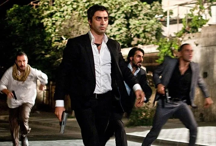 kurtlar-vadisi-kaosu-bekleyenlere-kotu-haber-geldi-basrol-oyuncusu-bizzat-acikladi-1721282737517.jpg Başrol oyuncusu açıkladı! Kurtlar Vadisi Kaos'u bekleyenlere kötü haber geldi-4