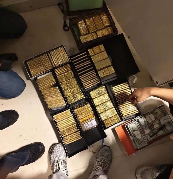 1786925106232.jpeg Alihan Kuriş’in ifadesi ortaya çıktı: Altınlara düğün takısı savunması yöneticilere hocaefendi maskesi! 77 milyarlık trafik: Örgüte İsrail'den para yağdı-5