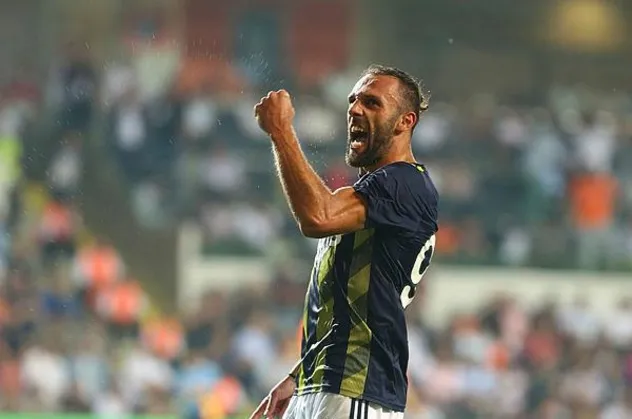 Vedat Muric'i Laziyo'ya satacak olan Fenerbahçe Onyekuru ve Bakasetas'ı alacak!