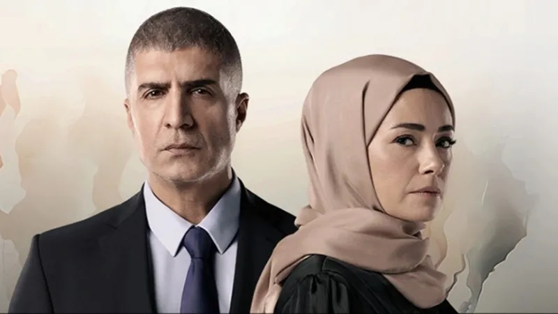 kizil-goncalarda-isyan-bayraklari-cekildi-yayin-tarihi-uzatilacak-mi-mert-yazicioglu-ve-ozgu-namal-1718683679418.jpeg 2. sezon yayın tarihi uzatılacak mı? Kızıl Goncalar'da 2 ayrılık kesinleşti! Mert Yazıcıoğlu ve Özgü Namal...-3