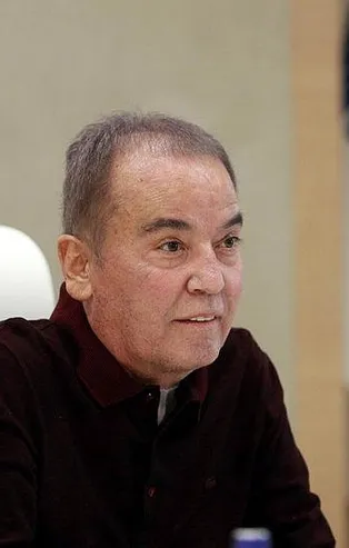 Antalya Büyükşehir Belediye Başkanı Muhittin Böcek: Ben ölüm döşeğindeyken, koltuk sevdasına düştüler