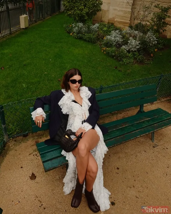 Yaz sezonunu açan Afra Saraçoğlu’ndan bikinili pozlar! Cesaretini konuşturup en doğal haliyle yayınladı - 2