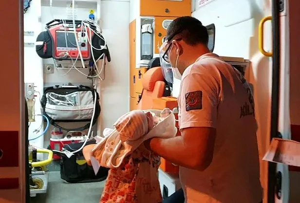 Son dakika: Bursa'da vicdansızlık: Üç günlük bebeği kamyonet kasasına bıraktılar-3