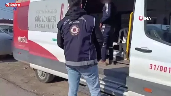 İçişleri Bakanı Yerlikaya: "29 göçmen kaçakçılığı organizatörü, 687 düzensiz göçmen yakalandı"