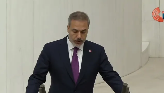 Yeni bakanlar TBMM'de yemin etti!