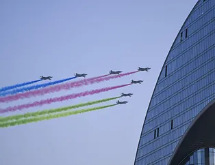 Türk F-16ları Bakü semalarında! Başkan Erdoğan ve Azerbaycan Cumhurbaşkanı Aliyev böyle seyretti