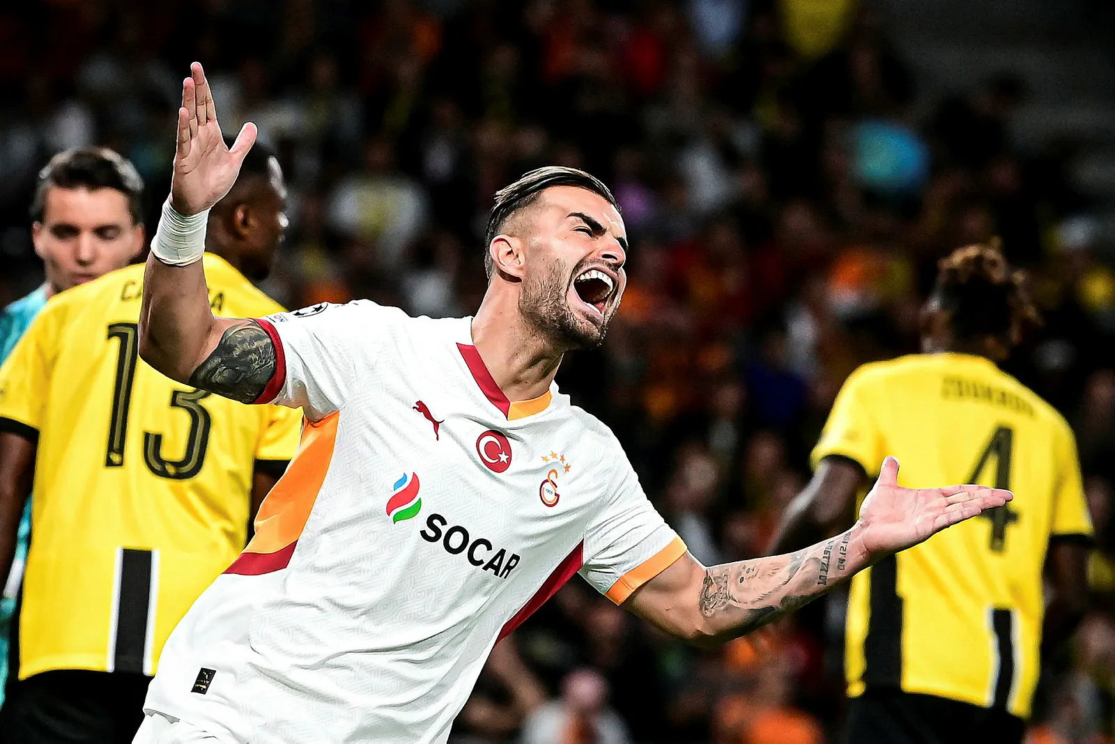 Okan Buruk'tan çifte sürpriz! İşte Galatasaray'ın Young Boys maçı 11'i - 8