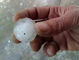 Ankara'da dolu yağışı hayatı felç etti