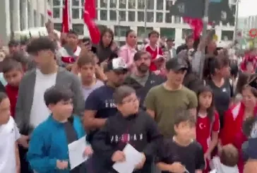 A Milli Takım'a Berlin'de coşkulu karşılama