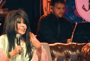 Estetik sonrası ilk sahne! Bülent Ersoy seyirciden onay aldı: Suratın böyle olmuş şöyle olmuş diyorlar