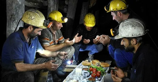 Zonguldak'ta madenciler yerin 300 metre altında ilk sahurunu yaptı