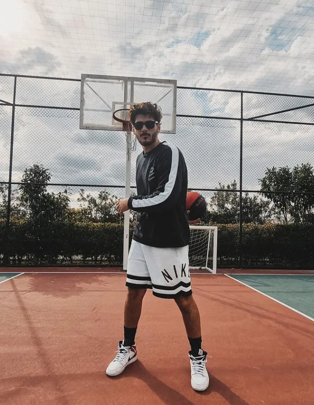 Survivor Poyraz'ı platin sarı saçlarıyla görenler gözlerine inanamadı! Yiğit Alp Poyraz son haliyle Berdan Mardini oldu çıktı-2