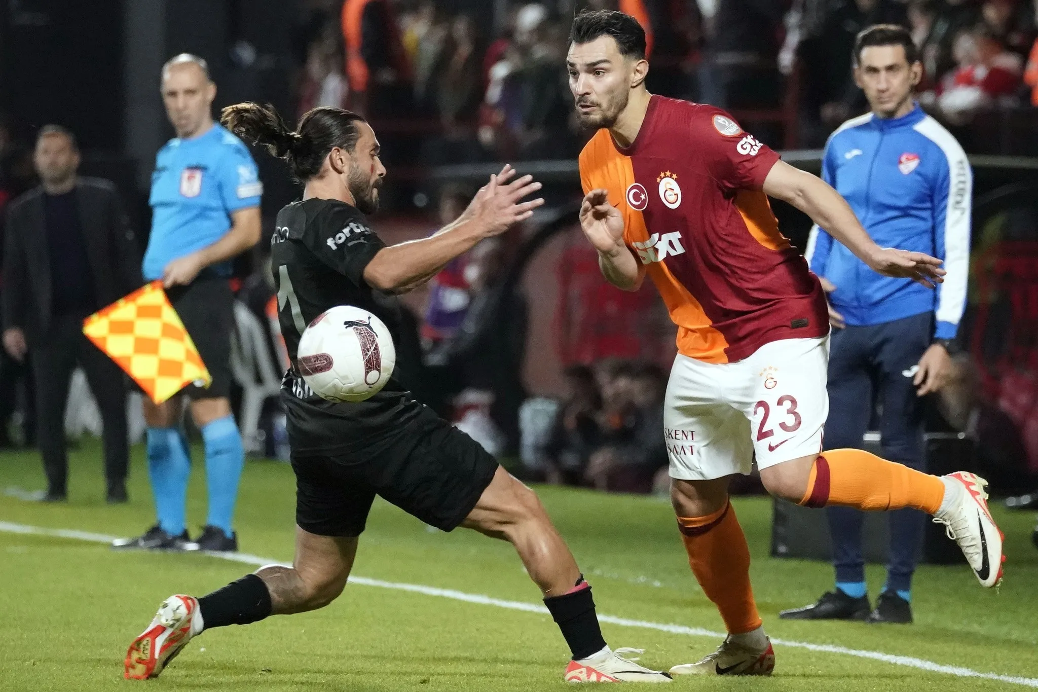 Galatasaray'dan çifte transfer! Bek ve Beek geliyor - 16