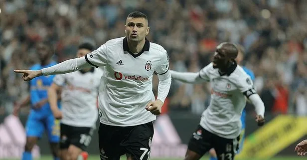 Maç bitti ayrılığı açıkladı! Burak Yılmaz...