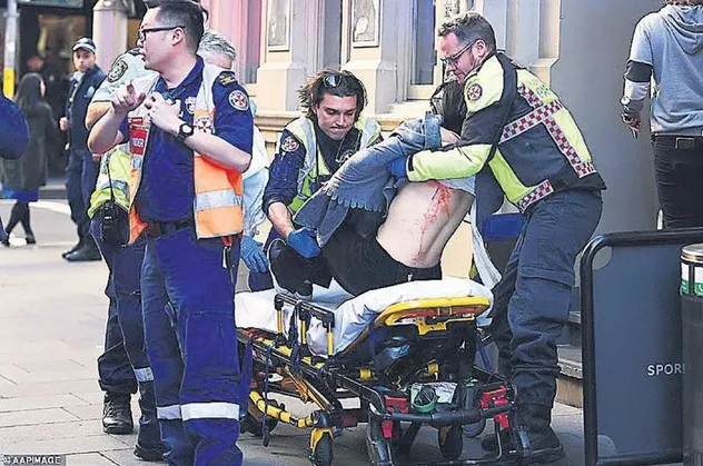 Avustralya'da vahşet! Genç kızın boğazını kesti