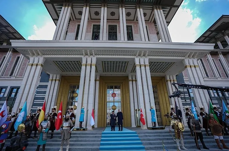 Başkan Erdoğan, Endonezya Cumhurbaşkanı Prabowo Subianto’yu resmi törenle karşıladı. (AA)