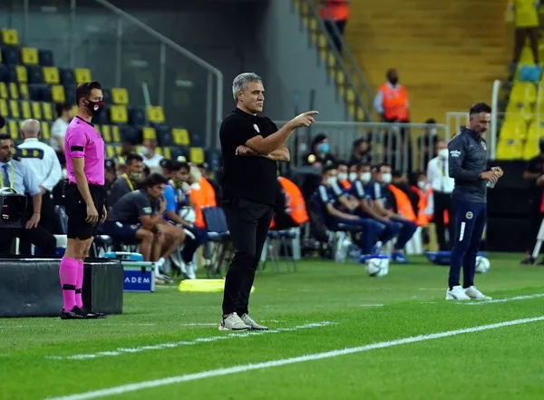 ali-koc-baskanliginda-hocasiz-gecen-269-gun-fenerbahcenin-yuzu-gulmuyor-1640607711383.jpg Ali Koç başkanlığında hocasız geçen 269 gün! Fenerbahçe'nin yüzü gülmüyor-3