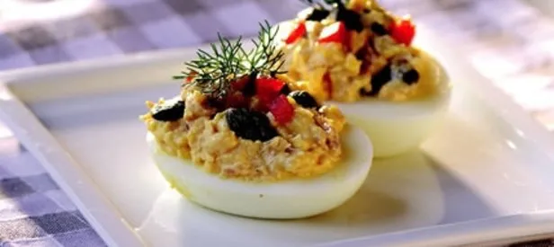 Ton Balıklı Yumurta Dolması Tarifi
