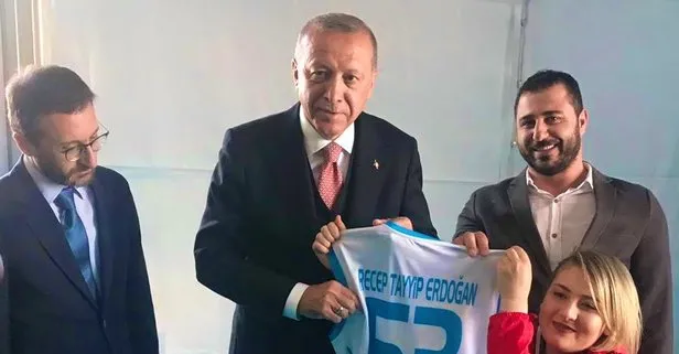Başkan Erdoğan, Ebru Çam ile Ankara mitinginde buluştu