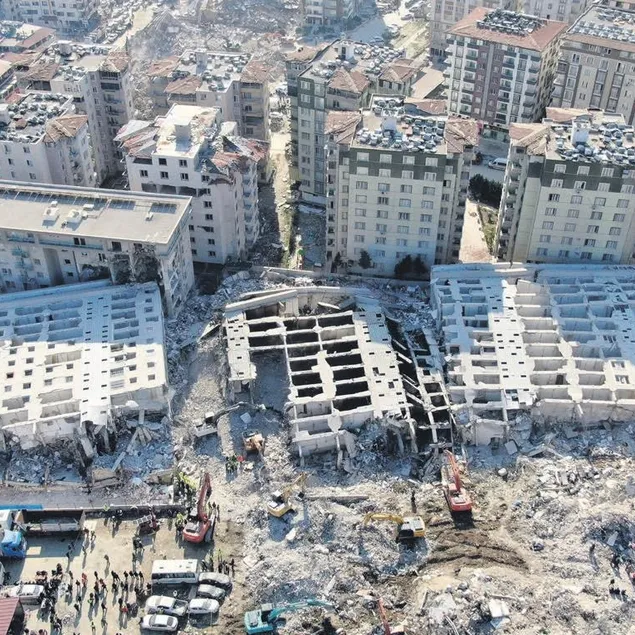 Çatlak var dedim güldüler