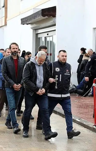 Son dakika: Adana merkezli 13 ilde FETÖ operasyonu: Çok sayıda gözaltı var