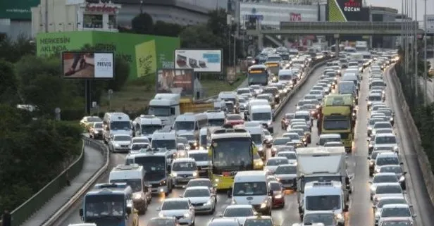 SON DAKİKA: Haftanın ilk iş gününde İstanbul’da trafik yoğunluğu