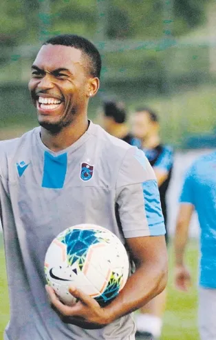 Trabzonspor'da Beşiktaş derbisi öncesi gözler Sturridge’de! Doktorlar seferber oldu...