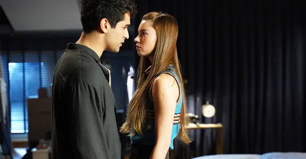 Böyle duyurdu 'Ayrılıklar da sevdaya dahil' Yalı Çapkını'nda flaş veda! İzleyiciler fark etti gerçek kısa süre sonra ortaya çıktı