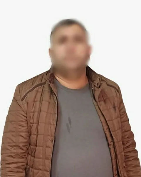 ATM'den para çekmek isteyen yaşlıları "yardım" bahanesiyle dolandırırken suçüstü yakalandı-1