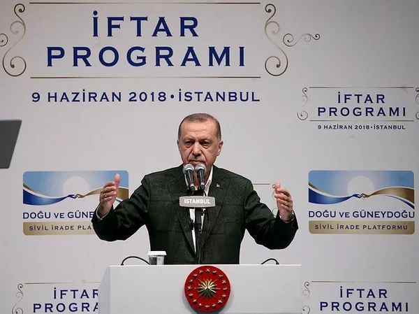 Cumhurbaşkanı Erdoğan İstanbul'da iftar programına katıldı-1
