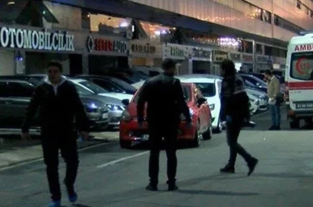 Bağcılar'da oto galeriye silahlı baskın! Kurşun yağdırdılar