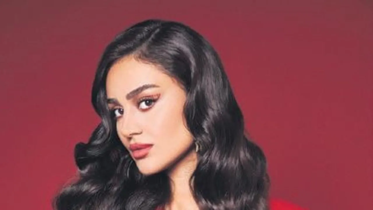 Elif Buse Doğan Akustik Renkler projesini dijital platformlara taşıyor!