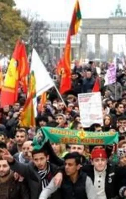 Avrupa teröristleri bir kez daha bağrına bastı!